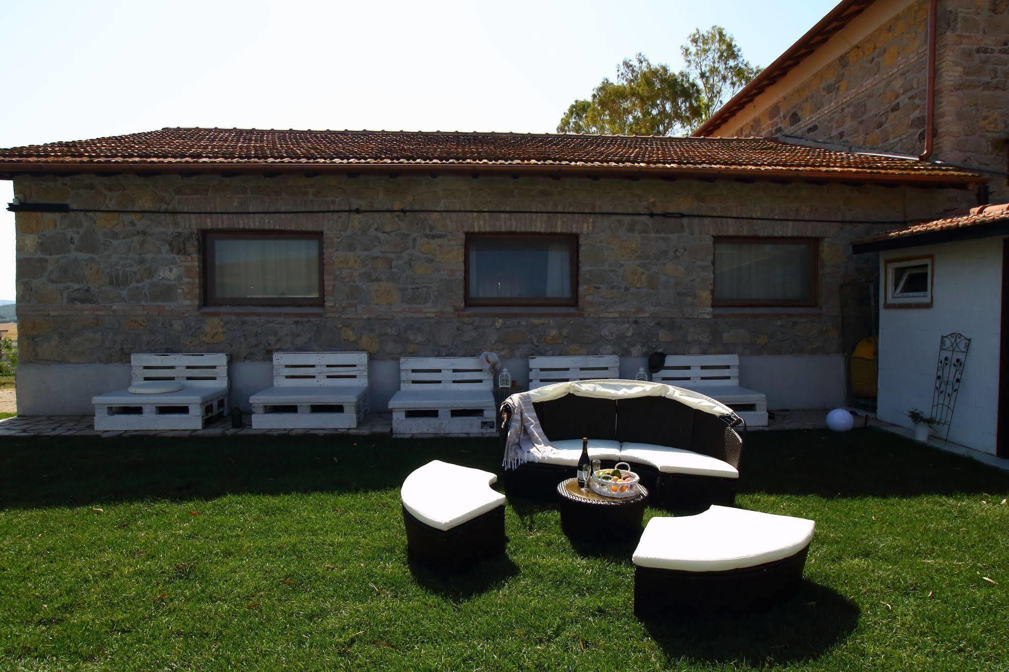 Locanda Villa Naumanni Таркиния Екстериор снимка
